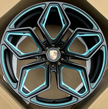Czarno-niebieskie, niestandardowe kute felgi 1-częściowe do Porsche Macan 2019